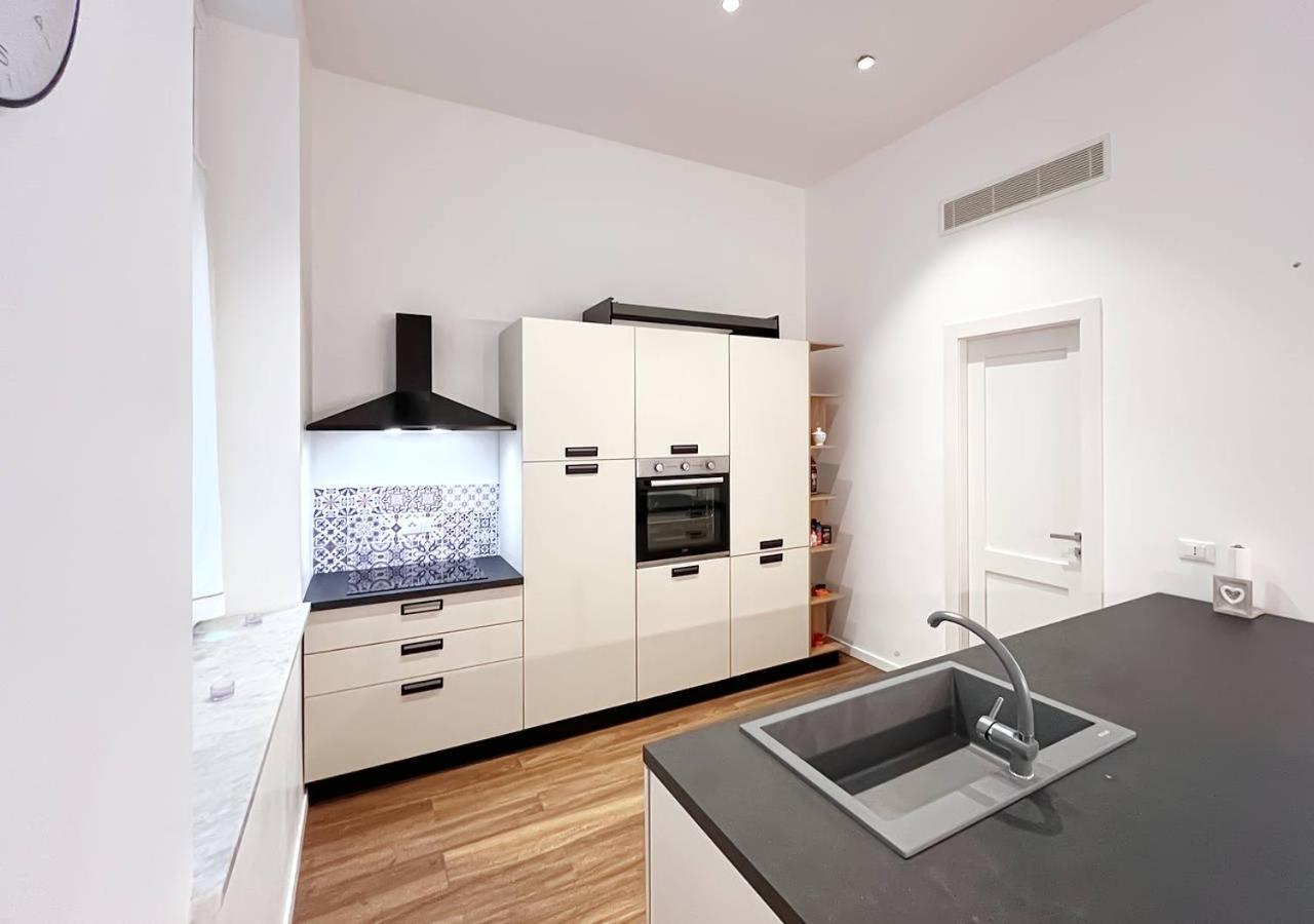 Solemar Sicilia - Palazzo Pirrotta Apartman Palermo Kültér fotó